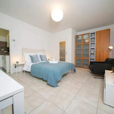 Blue - Zentral Und Gut Angebunden Apartment
