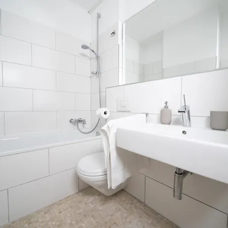 Blue - Zentral Und Gut Angebunden Düsseldorf