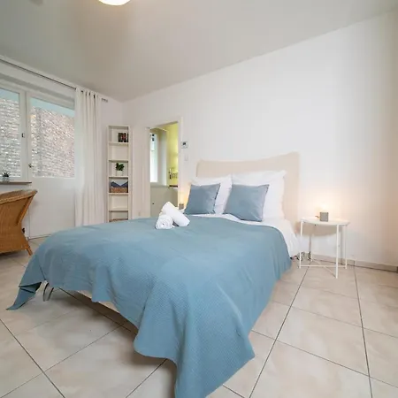 Blue - Zentral Und Gut Angebunden Düsseldorf